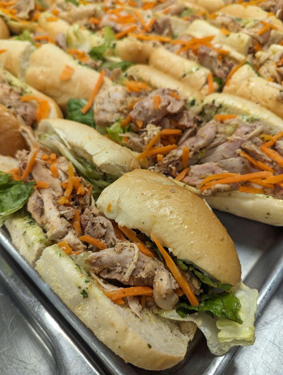 It's a great day for a delicious sandwich! Chef created a masterpiece for our clients. Today they received a Blackened Chicken Bahn Mi with basil aoli, Asian Slaw, and Spinach and Mandarin Orange Pasta Salad. #nourishmealsonwheels #volunteers #endhunger