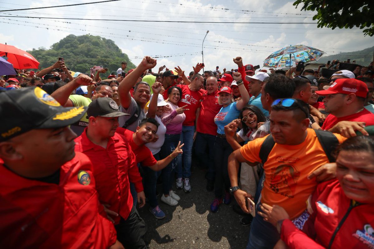 #MaduroEsElDeChávez PORTUGUESA | Caficultores del Estado Portuguesa, municipio Sucre, rechazan sanciones impuestas por el imperio de los Estados Unidos 

#25Abr