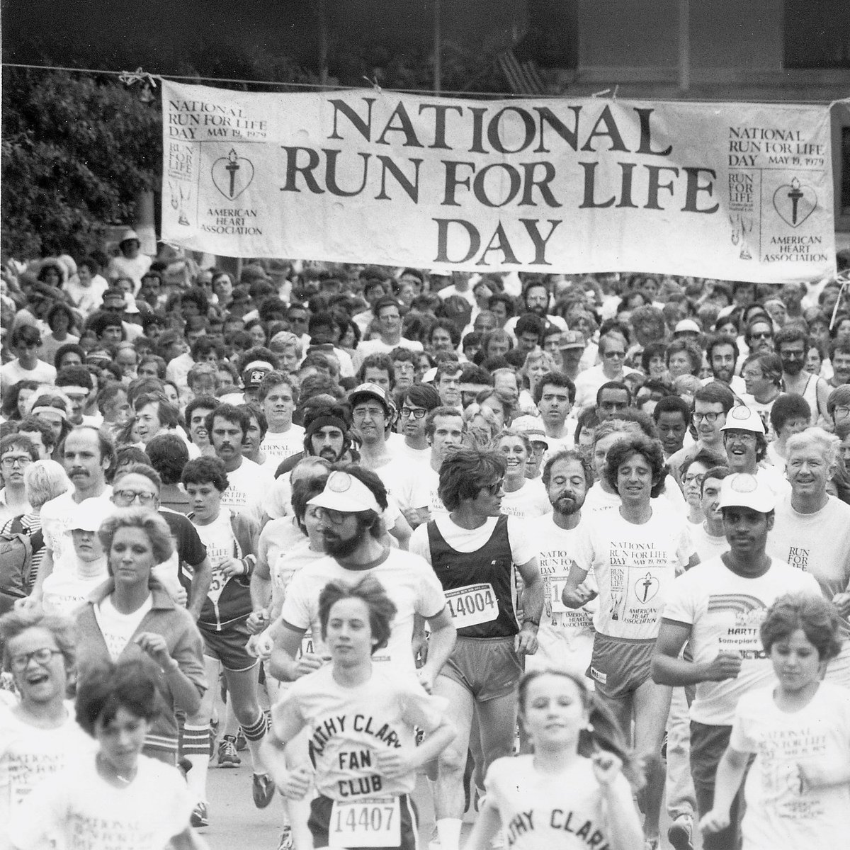 American_Heart: We appreciate the work and dedication our volunteers have provided since 1924 and will continue to provide for the next 100 years. Watch a thank you from our CEO: spr.ly/6010wekj0 #NVW #VolunteerswithHeart #AHABoldHearts 

📷 court…