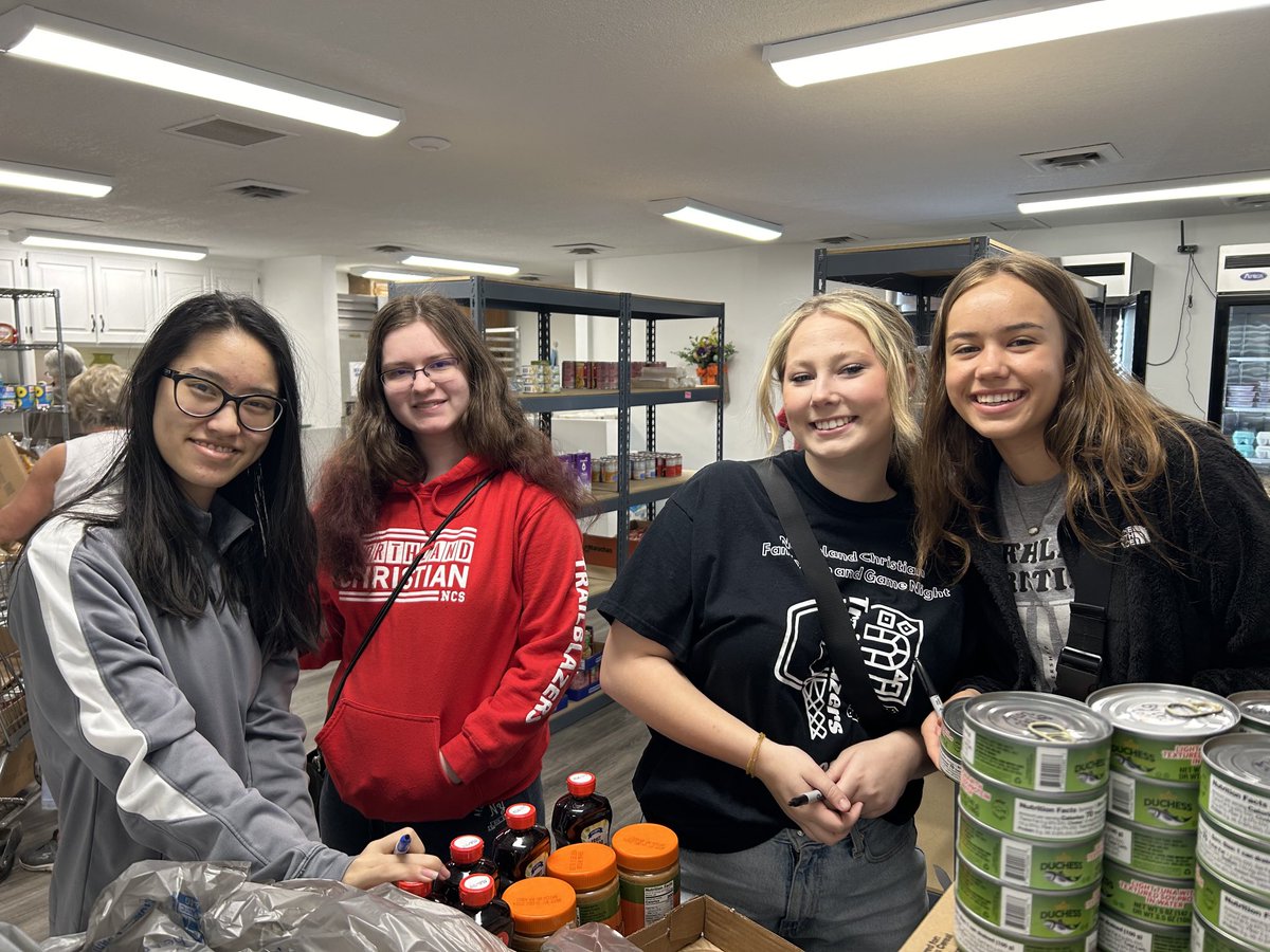 jan_kauk's tweet photo. Northland Christian School students giving back to our aging community at Plate of Hope pantry at Northland Shepherd’s Center. Thank you! https://t.co/fuX1CiRvDx