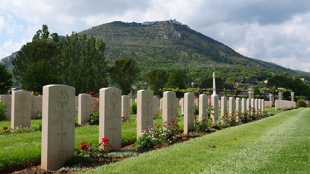 Today is Liberation day in Italy. The Legacy of Liberation marks the 80th anniversaries of several pivotal moments during the Second World War including Cassino: cwgc.org/liberation/ #LegacyofLiberation