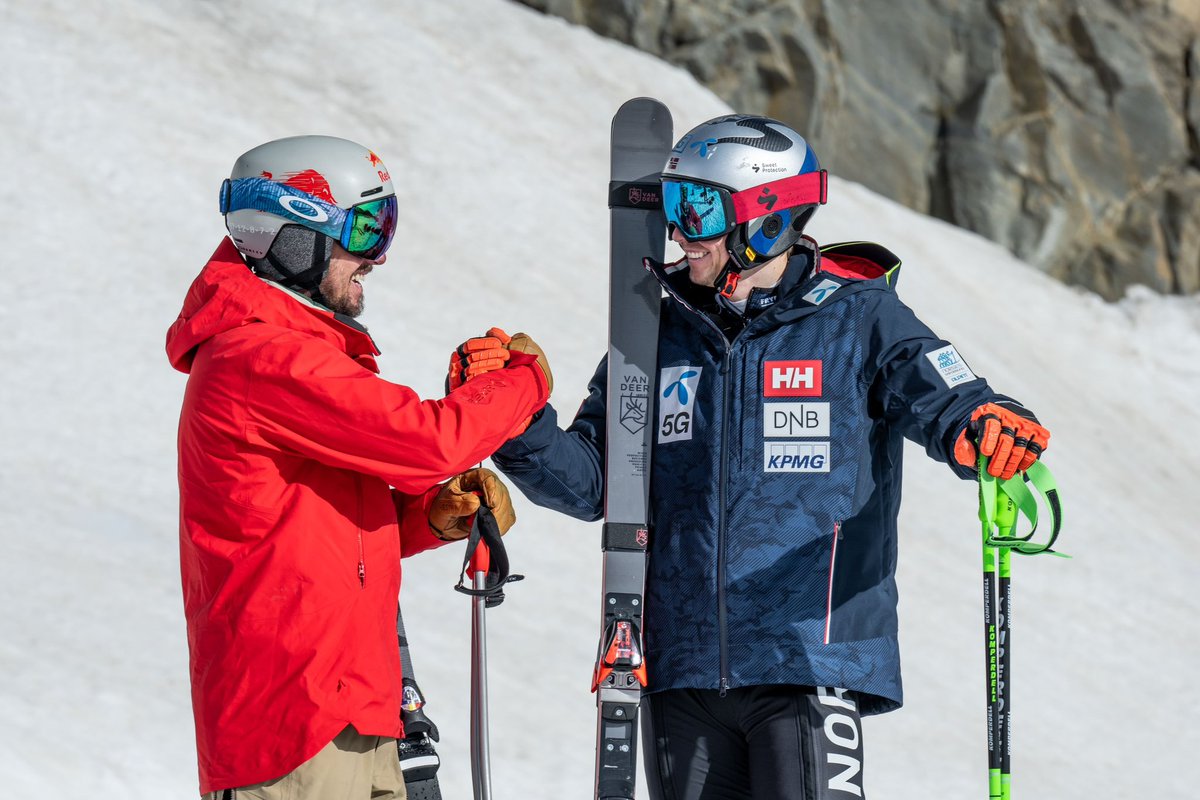 The king is back @MarcelHirscher 🔥 Looking forward to sharing the racetracks with you once again - the upcoming season is looking real exciting 🐢💨

📸: Cornelius Poppe / NTB
📸: @michaelwerlberger 

#thevandeerredbullway 
#givesyouwings