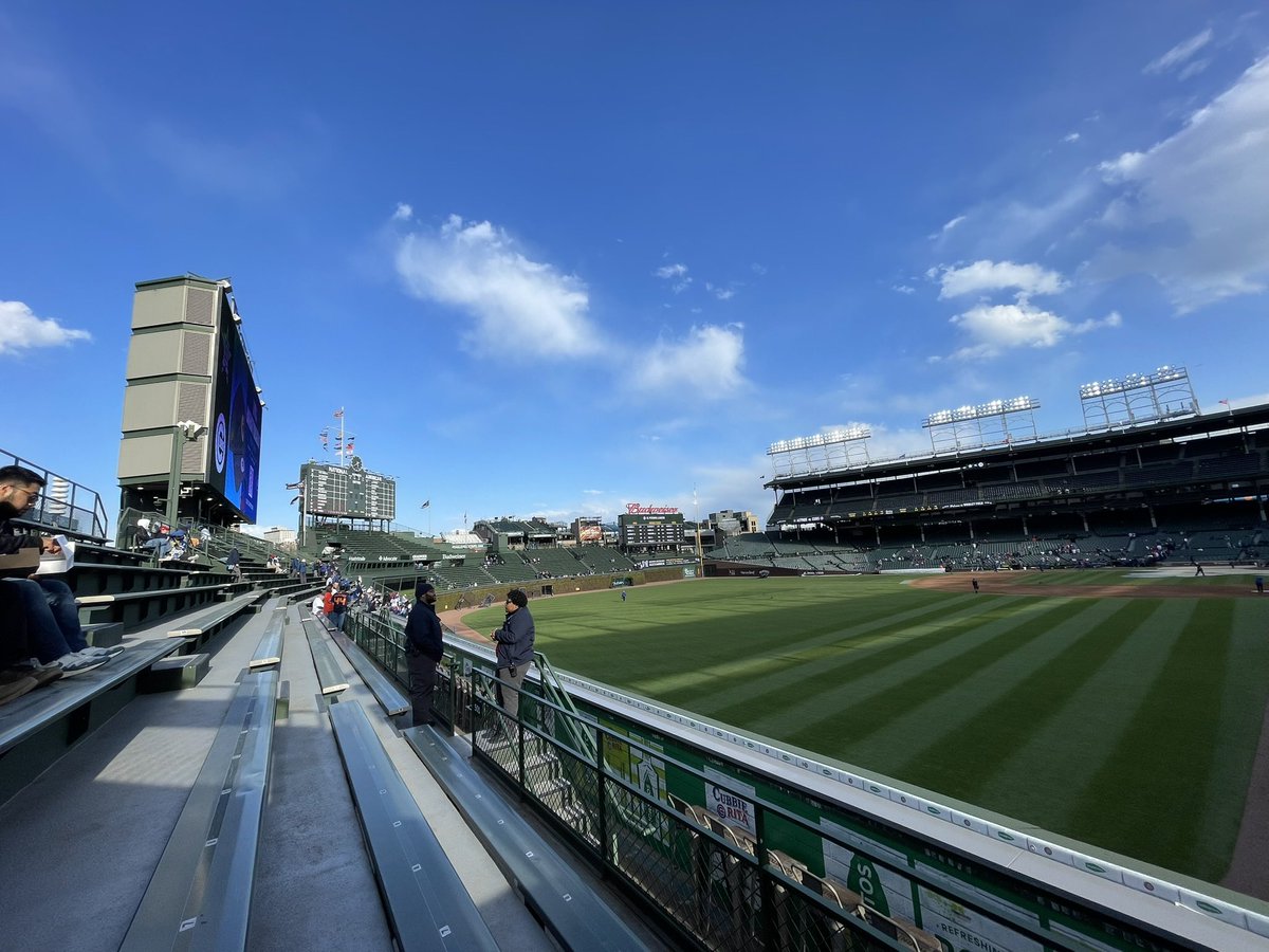 Bmac1098's tweet photo. Love living in Chicago, can finally go to as many Cubs games as I want! https://t.co/QkbadfErfR