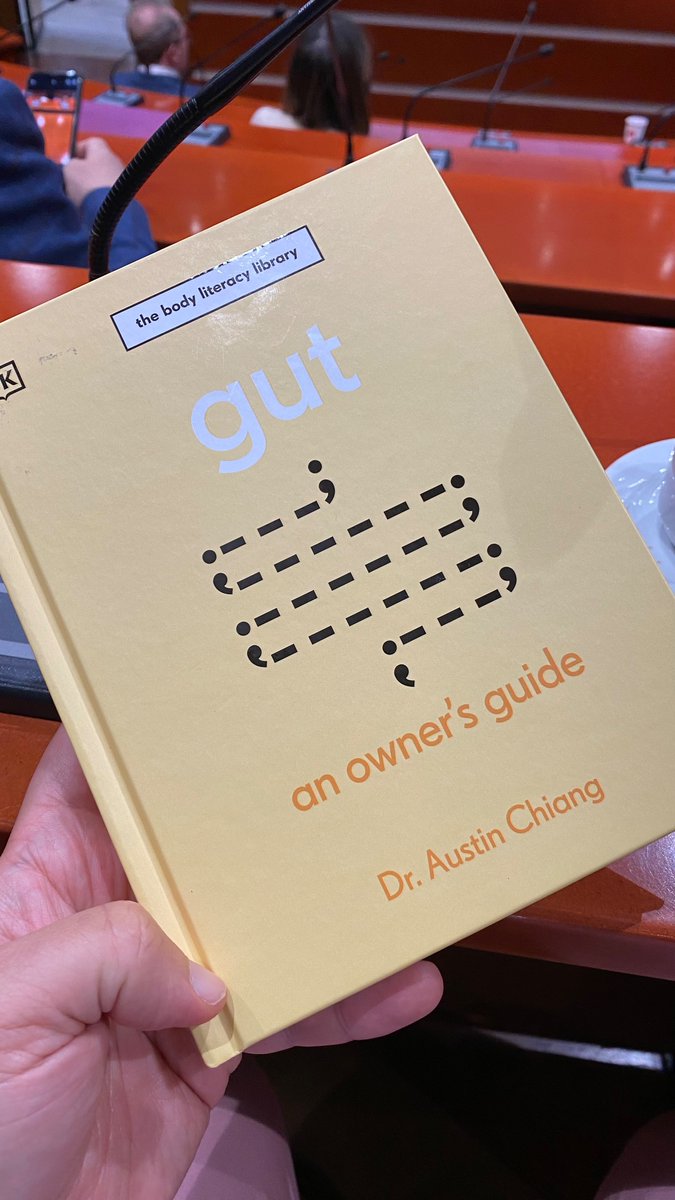 What’s better than getting an autographed copy of “Gut: An Owner’s Guide” from none other than THE superstar @AustinChiangMD at #OESO2024?!