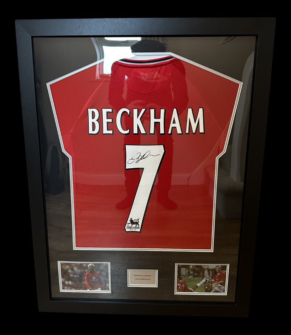 Recent work⚽️ 

A beautiful shirt signed by Manchester United and England legend, David Beckham. 

This customer chose a custom plaque and two photos. 

This will look amazing when it’s up on the wall ⭐️ 

Get in touch today for a quote ⭐️⭐️⭐️⭐️⭐️