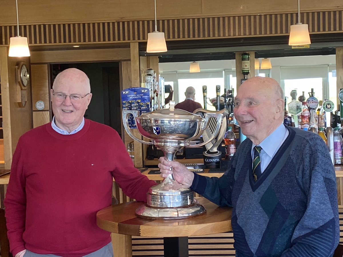 1963 West of Ireland Champion Michael Craigan with The Owner who witnessed the final. ⁦@GolfIreland_⁩