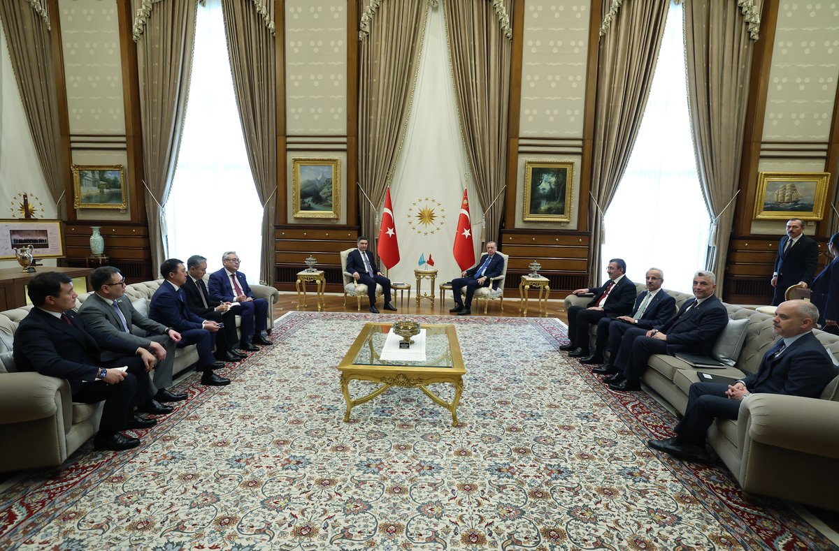 Cumhurbaşkanımız Recep Tayyip Erdoğan, Kazakistan Başbakanı Oljas Bektenov'u kabul etti.