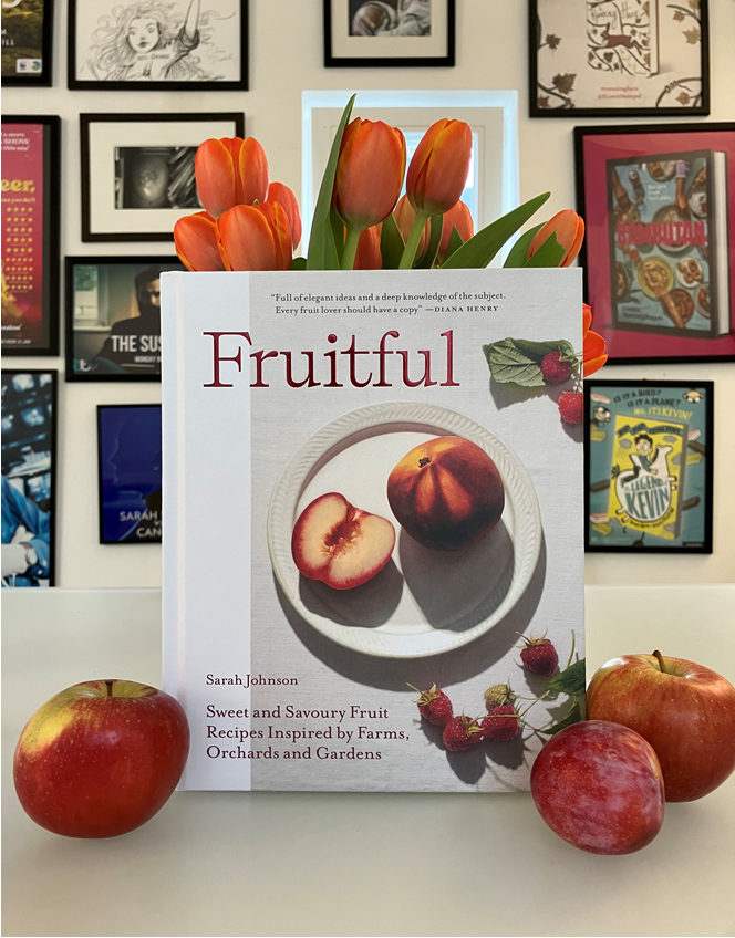 Happy Publication Day to Sarah Johnson and Fruitful: Sweet and Savoury Fruit Recipes Inspired by Farms, Orchards and Gardens 🍎🍐 This book is a celebration of the glorious variety fruit can bring to both sweet and savoury plates. 🍊🍏🍋