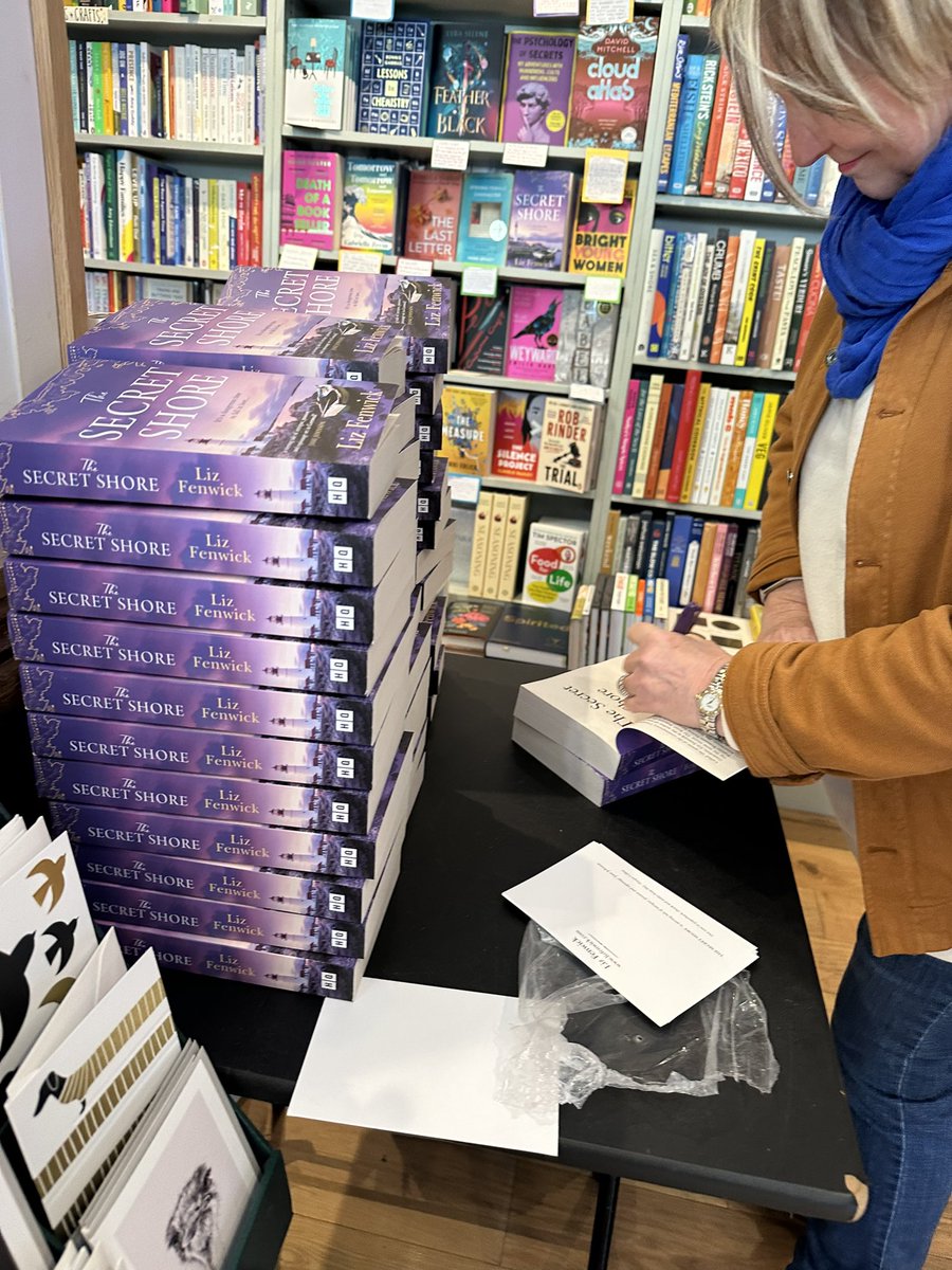 My level of celebrity has jumped from nought to at least ten… recognise by a German reader while having publication day lunch in The Old Custom House #padstow @padstowbooks @HQstories @LBA_agency @ilalondon @GoldmannVerlag #cornwall