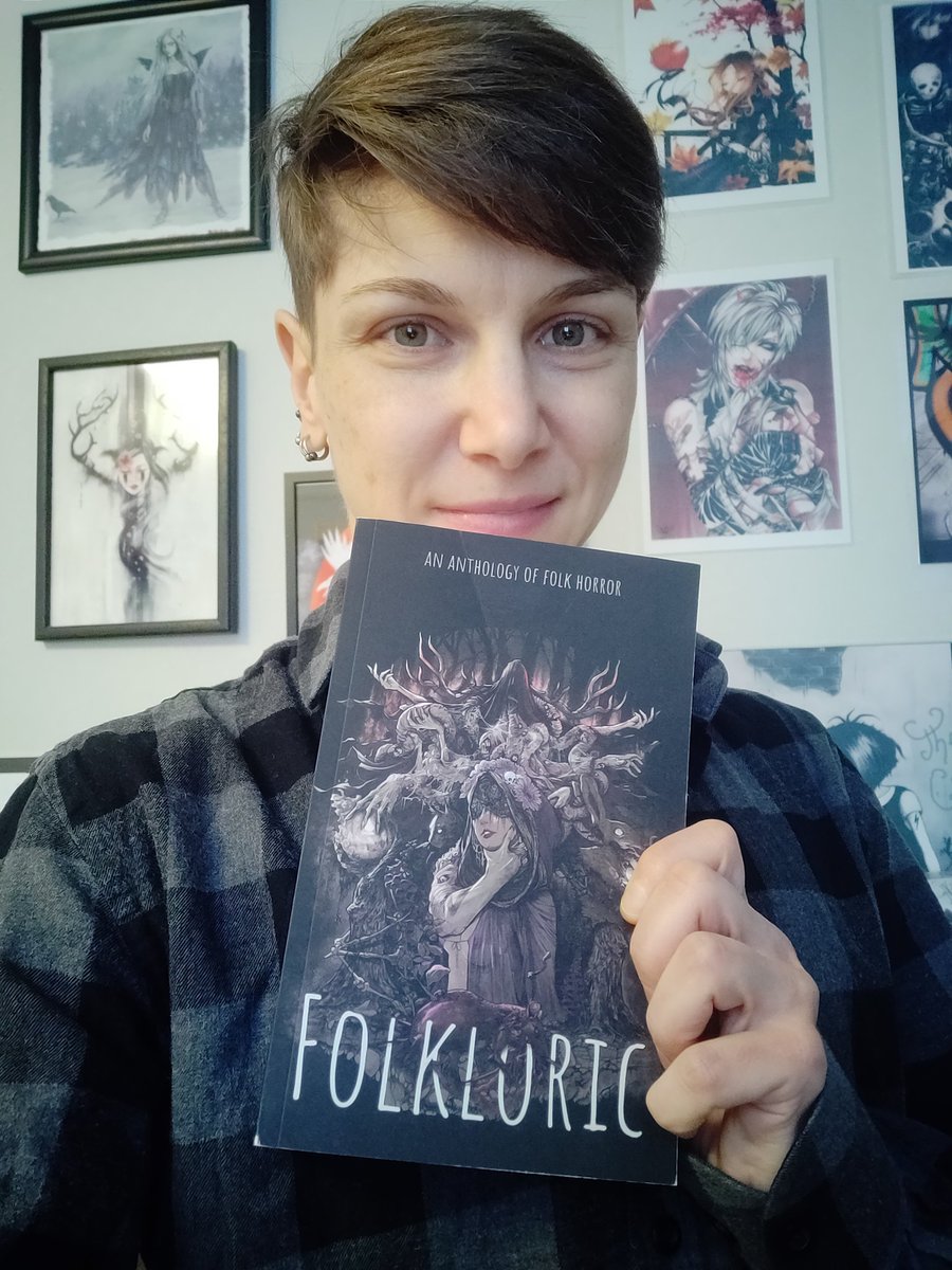 Got this gorgeous book in the mail today!! It is absolutely stunning. The interior illustrations are truly a feast for the eyeballs. Thank you @Sentinelcreativ 🖤 #horror #horrorbooks #horrorcommunity