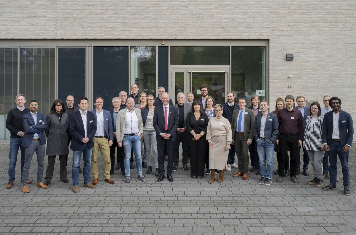 Today, a UG delegation visited the University of Oldenburg 🤝 This visit was intended to discuss the possibilities to create broad #impact in (research on) the #energy #transition in our region and elsewhere ⚡ We are proud of this cooperation! 📸: Uni Oldenburg/Matthias Knust