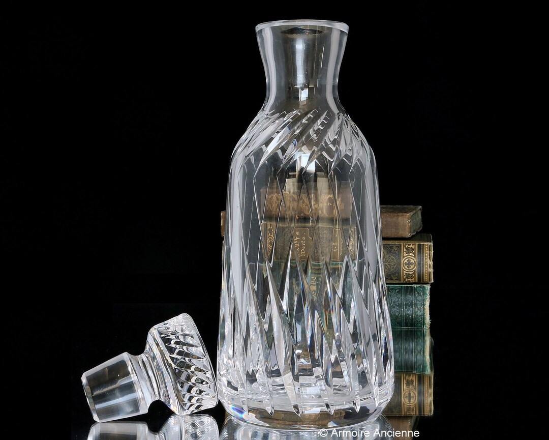 Small Cut Crystal Decanter, Bottle Shape by ArmoireAncienne dlvr.it/T60d9s #vintagebarware #luxuryhome #vintagegifts