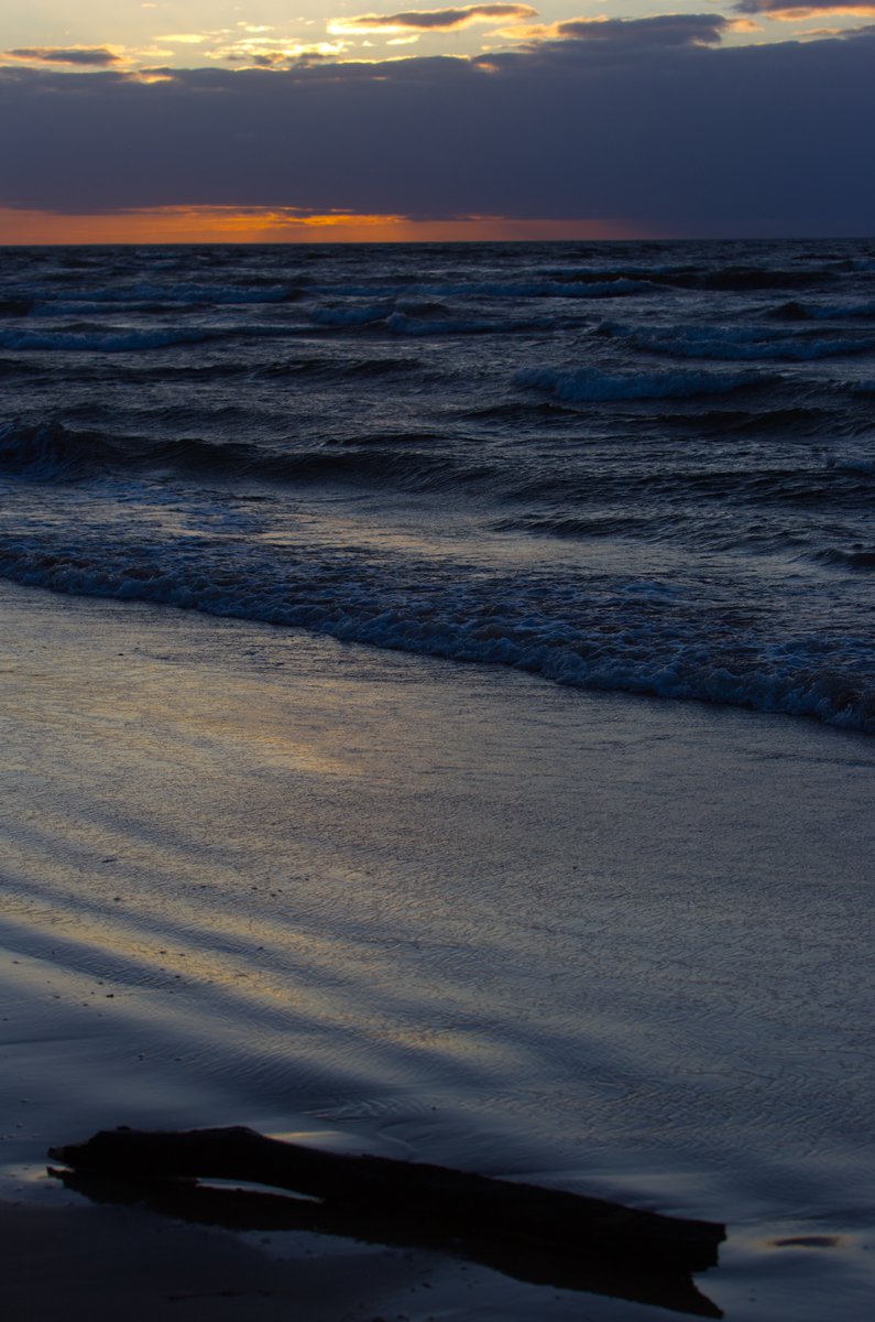 Evening Lights 😊
Baltic Sea 
 Sunset 
 Latvia 🇱🇻
#Latvia #BalticSea #Sunset #Sea #Sky #evening