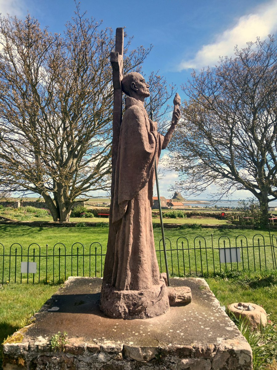 DocFiBrown's tweet photo. Escaped to England for the day! Exploring the village of this very spiritual  and historical island. #Lindisfarne #HolyIsle #visitnorthumberland https://t.co/x9YnXe2N8A