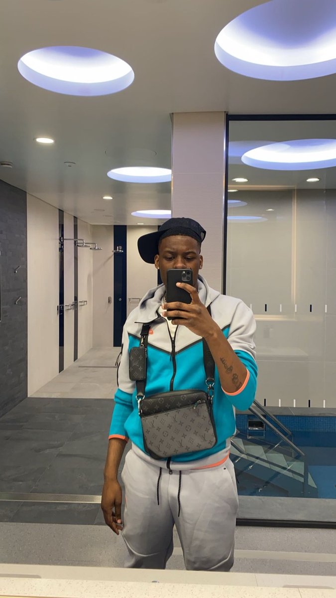 My new single respectfully out 7PM today!  Luv luv luv 🫶🏾