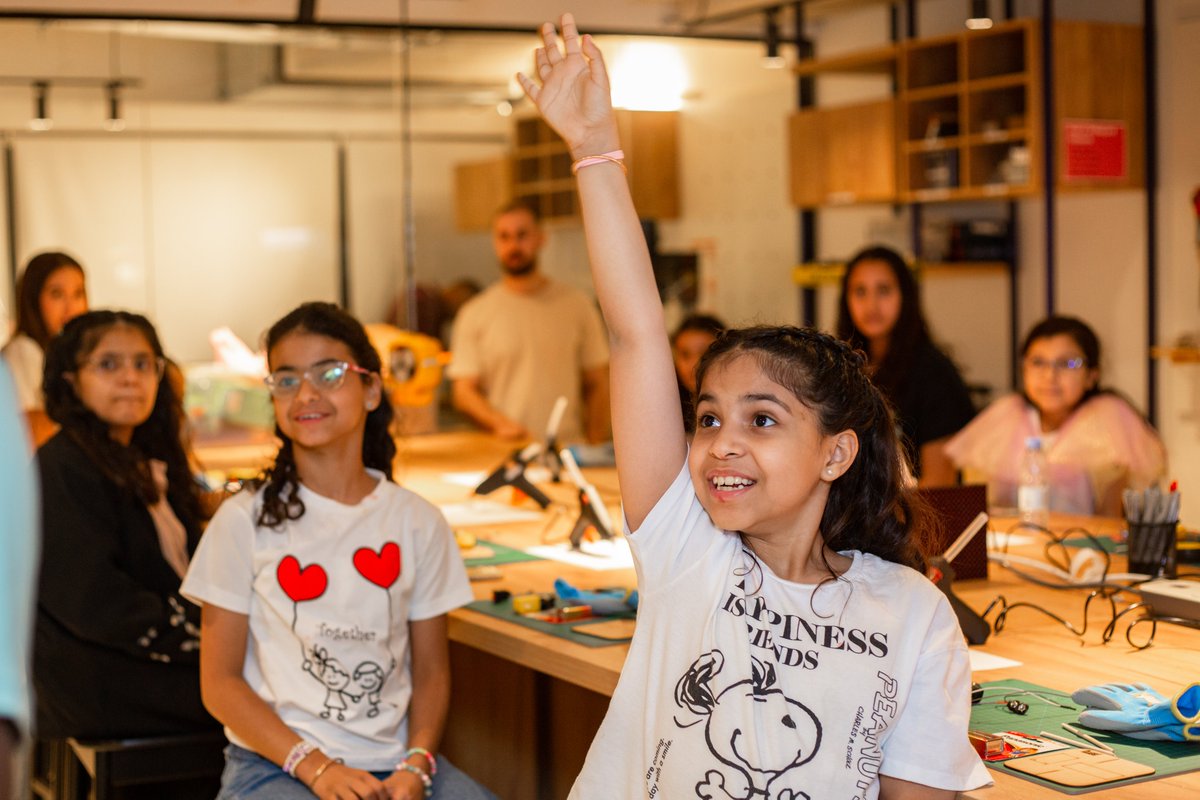 Dalyahya's tweet photo. Women’s participation in high-skilled occupations stands at 40% globally but their involvement in ICT fields is lacking. Let’s encourage more women to enter (and stay) in ICT by guiding mentoring, and supporting them from when they are little girls. 👧
Glad that as a #womaninICT and as a #womanleader of an org championing inclusion of women in the digital world, I could share with these bright and curious girls an opportunity to ‘see what they can be’.
Let's model and represent women’s leadership in ICT so our girls today can be powerful women leaders in ICT tomorrow.
#GirlsinICTday