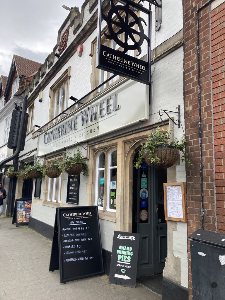 New signs at the Catherine Wheel, Newbury. A board outside lists 6 cask ales including Good Old Boy. #Newbeery