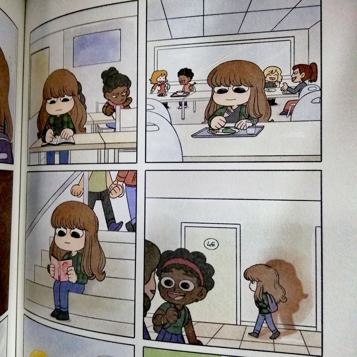 croafunding's tweet image. Elle est enfin arrivée ! La BD autobiographique de Lelay où elle raconte ses interaction sociales biaisées par sa timidité maladive. 
Dispo en rayon, sur notre site vpc ou avec le pass culture !
Et un marque page collector est offert avec !
#lelay #croafunding #timidité #timide