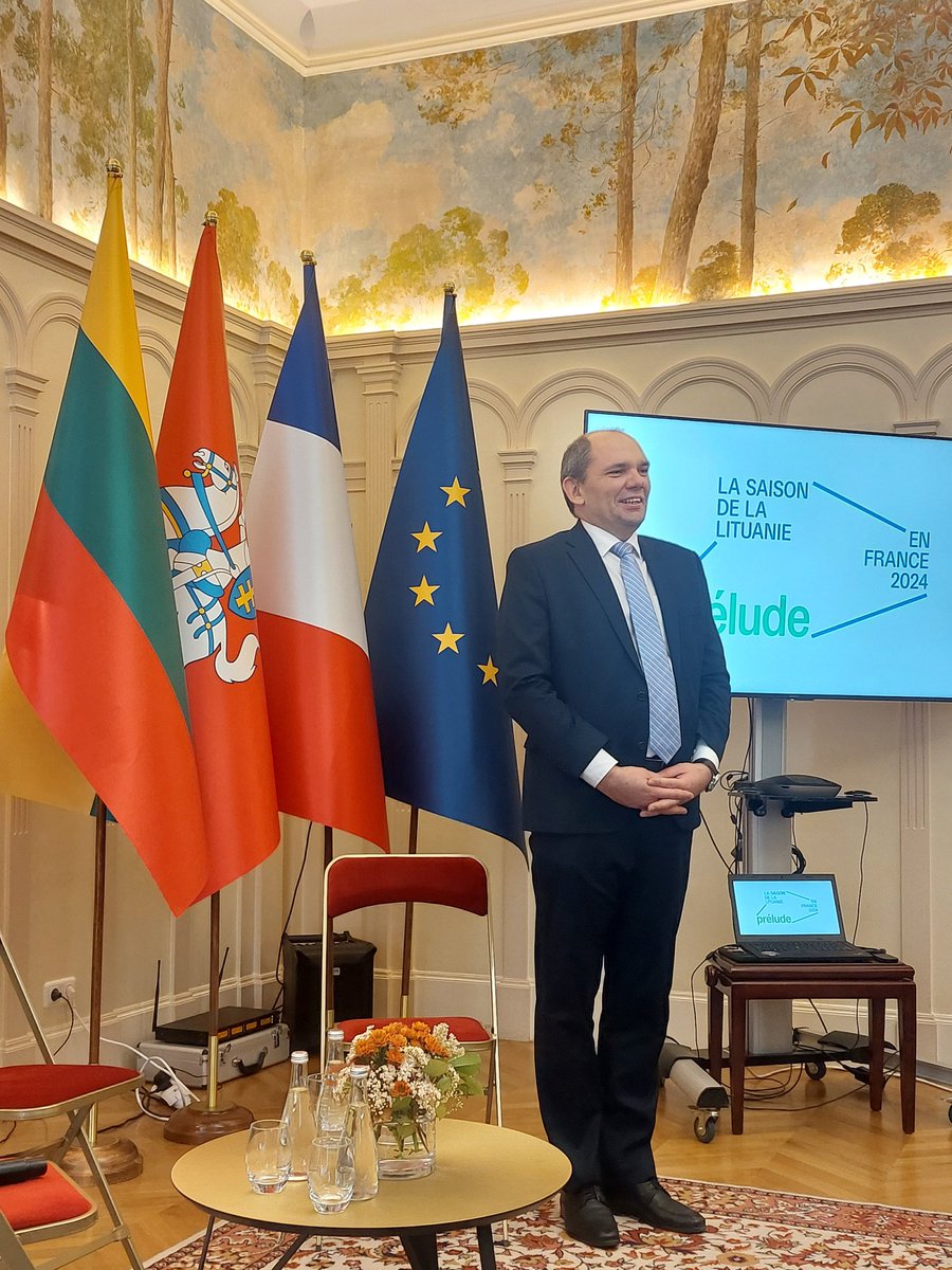 A huge thanks to the Lithuanian Embassy in Paris for hosting our discussion on #Belarus this morning, as part of the 'Prelude' to the 🇱🇹 Season in 🇨🇵! It is critical to keep #Belarus on the agenda and continue supporting its democratic future.