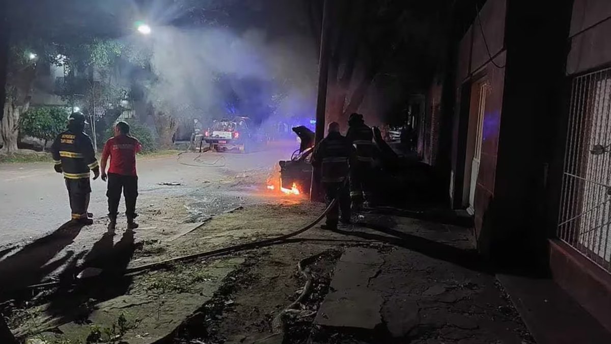 #AlAire Germán de los Santos, autor del libro "Los Monos", para analizar el estado de situación del narcotráfico en Rosario.

📻 <a href="/BahiaNacional/">NacionalBahíaBlanca</a>, tu radio.