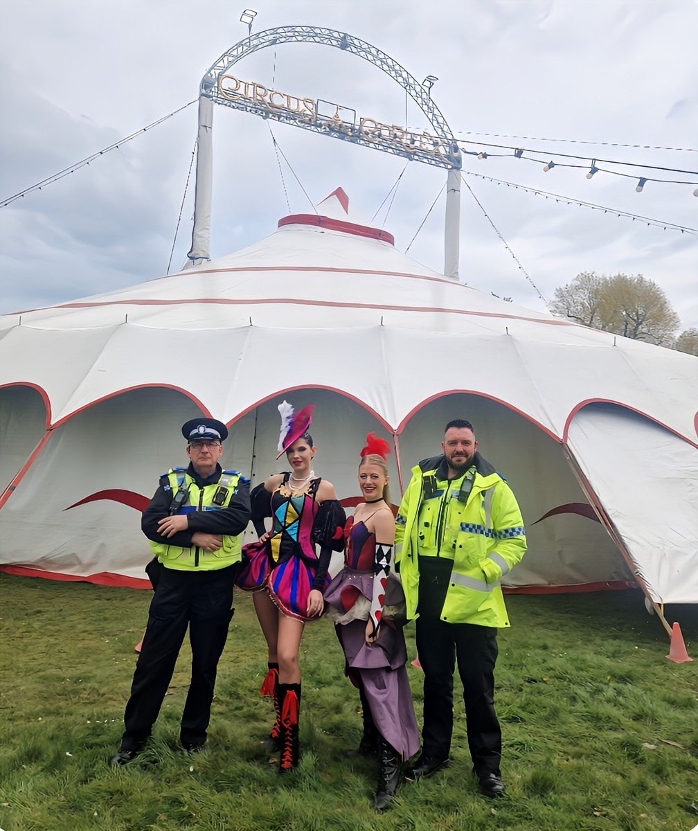 🎪 Whilst out and about around #Pelsall we have popped in @CircusCortexUK to provide reassurance and patrols whilst the circus is in the village. 🎭 👮🏻‍♂️ We have engaged with performers and management who are very professional and will be looking out for any issues in the area. 👀