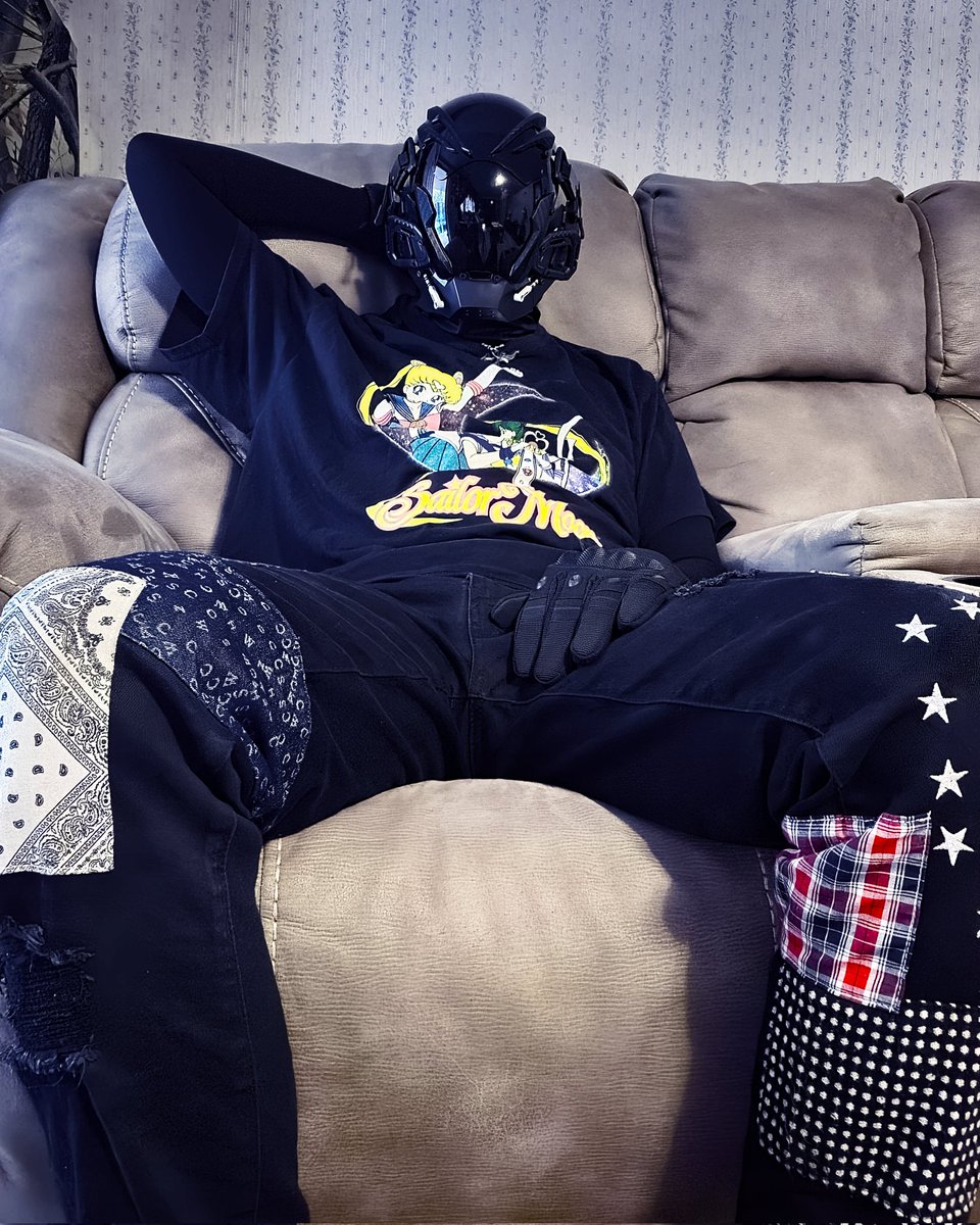 HexelOps's tweet photo. I need a drink. https://t.co/OnElgTVlh1