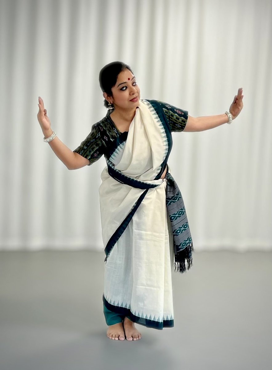 My first ever Odissi lecture demonstration at Kristiania University, Oslo today. Only gratitude to my most AMAZING mentor, Guru Bijayini Satpathy who makes me fall in love with Odissi over & over again. And yes, there’s no short cut but only practice & practice! Happiness…🙏🏽😊💜