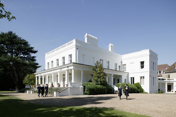 ThelmaH's tweet photo. #whatsonascot Make a date in your diary for the Heathfield girls' school Open event on May 11th
https://t.co/5kW0vGmMKf https://t.co/Jly9dT9NHD
