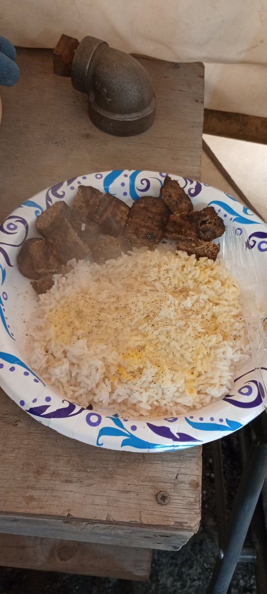 Decided I wanted to grill for break today at work, lemon pepper rice with Mediterranean flavor beef 😋