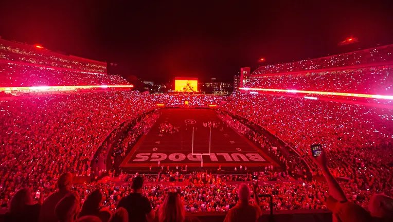 All Glory to God!! After a great practice and talk with @CoachJCrawford, I’m blessed and honored to announce I have received an offer from The University Of Georgia! 🔴⚫️🐶 #godawgs