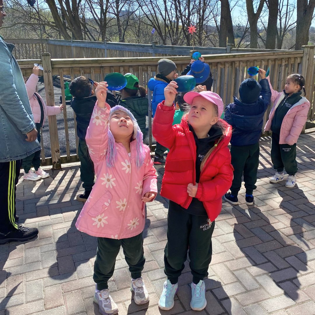 bayviewglen's tweet photo. Our JK3 students celebrated Earth Day by crafting vibrant suncatchers, spreading joy and eco-conscious creativity. ๐๐
#BVG2024 #BVGLeadingEdge #BVGLower #BVGLowerSchool https://t.co/60U5s1kG3b https://t.co/8IYHVbO5Lo