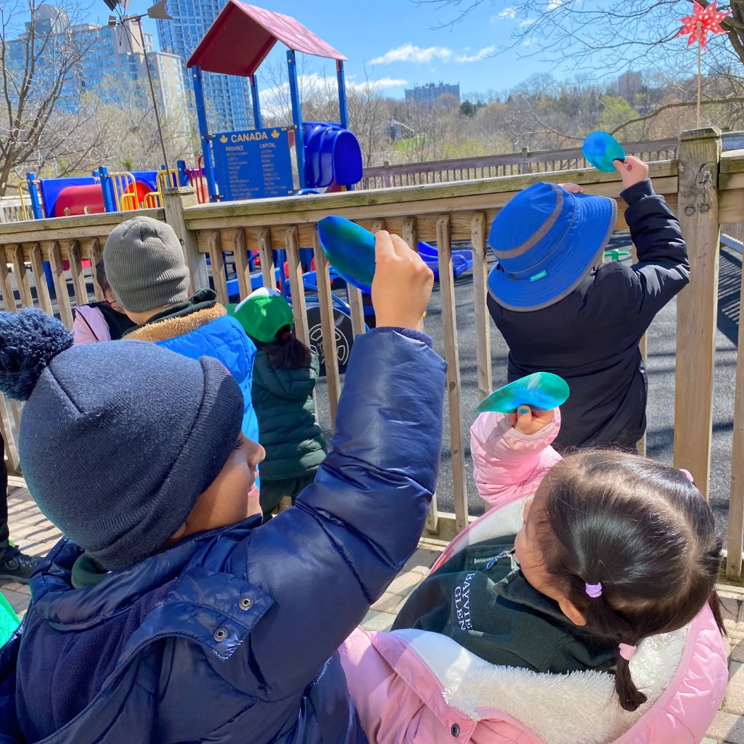 bayviewglen's tweet photo. Our JK3 students celebrated Earth Day by crafting vibrant suncatchers, spreading joy and eco-conscious creativity. ๐๐
#BVG2024 #BVGLeadingEdge #BVGLower #BVGLowerSchool https://t.co/60U5s1kG3b https://t.co/8IYHVbO5Lo