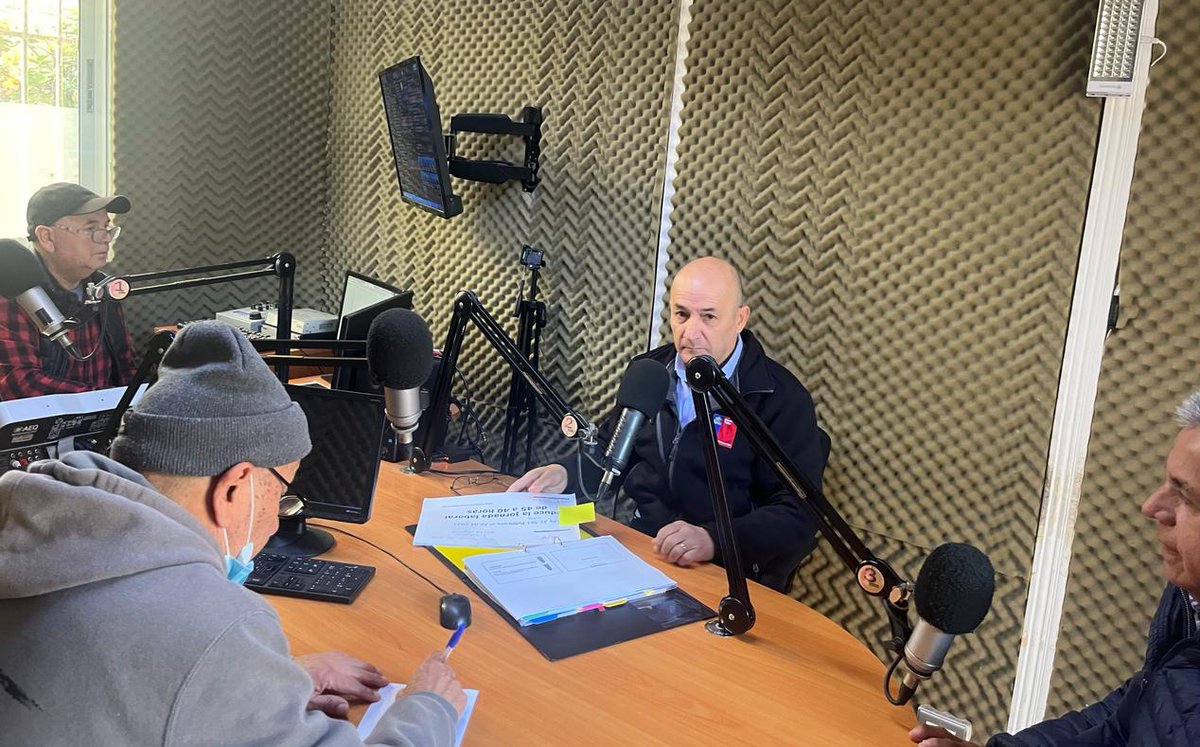 En radio @rsbchile de La Serena,  seguimos difundiendo la norma que reduce la jornada a #40horas entre otras materias, en la víspera de su entrada en vigencia. #derechoslaborales