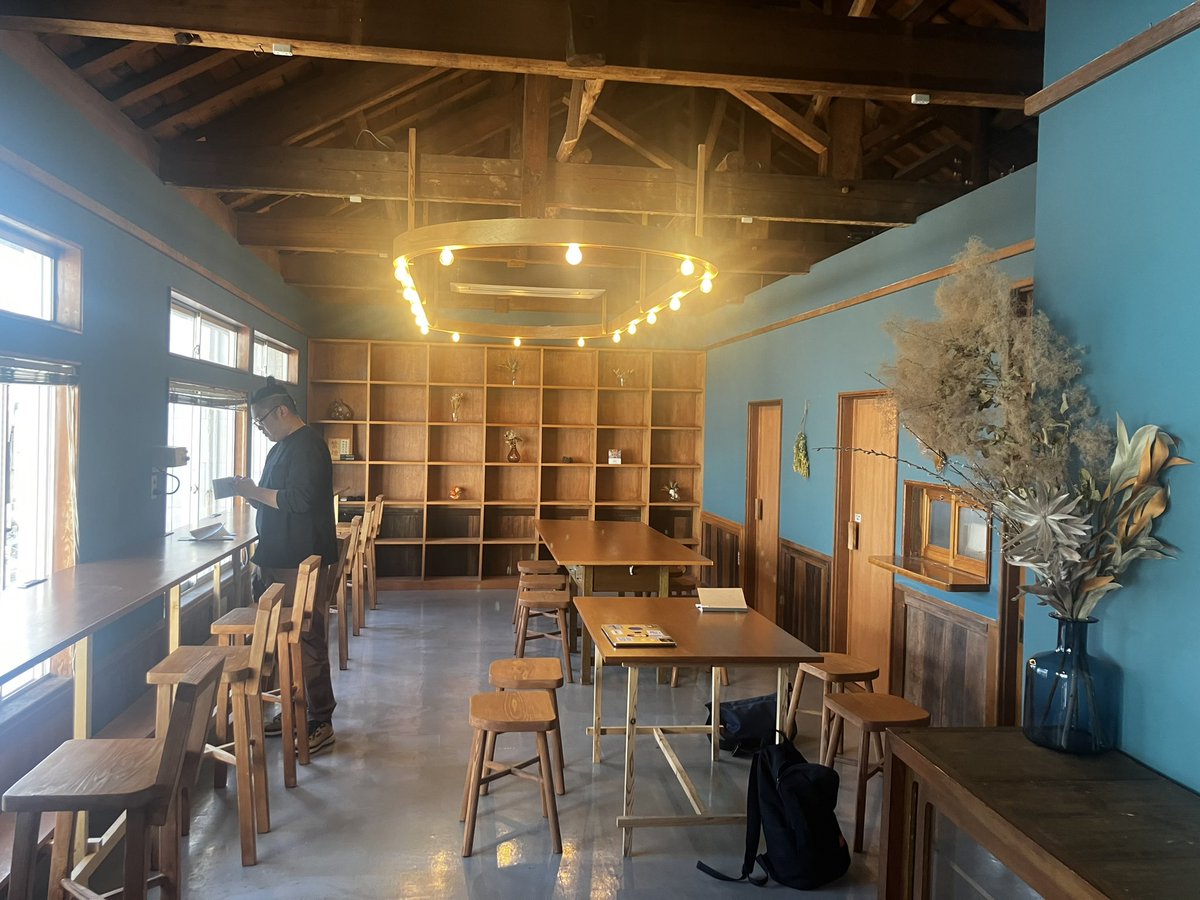 sekiya_so's tweet photo. 本日は入居者の村山くんと佐伯市にあるcafe+community KIISAに来ました

高校生の居場所作りをされている富崎さんにアドバイスいただきました。

ありがとうございました！ https://t.co/ZbEotzlQye