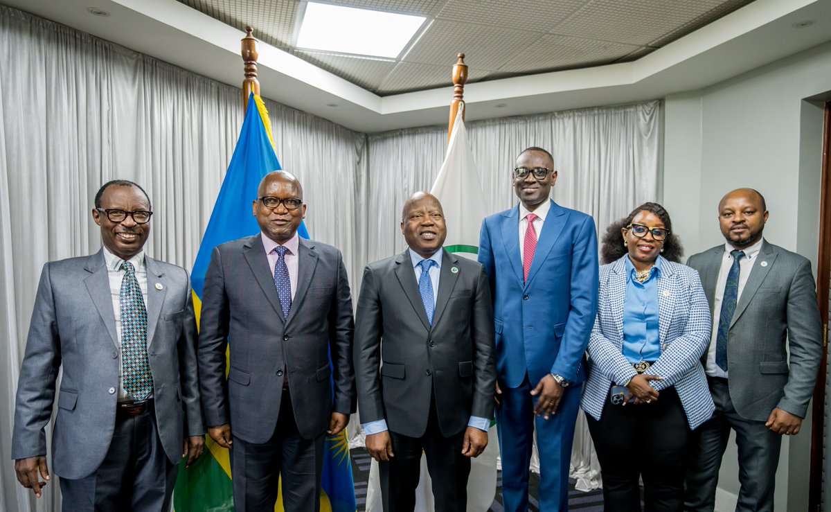 The ICGLR ES Ambassador João Samuel Caholo, accompanied by a delegation that included the ICGLR DAF, Ham Bungurure Mungyereza paid a courtesy visit to the Rwandan minister of defense <a href="/RwandaMoD/">Rwanda Defence Force</a>