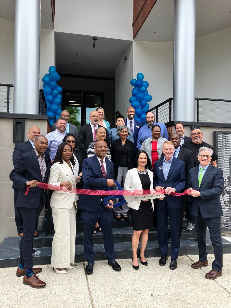 AlexandriaEcon's tweet photo. Congratulations to @TransportFCU for continuing on its 85 years of service in Old Town with a new headquarters branch at 1600 Cameron Street 🏦✨

🔗 Tap our link in bio to learn more about the services they offer!

#creditunioncommunity #peoplehelpingpeople #grandopening https://t.co/ynz2O0sgoN
