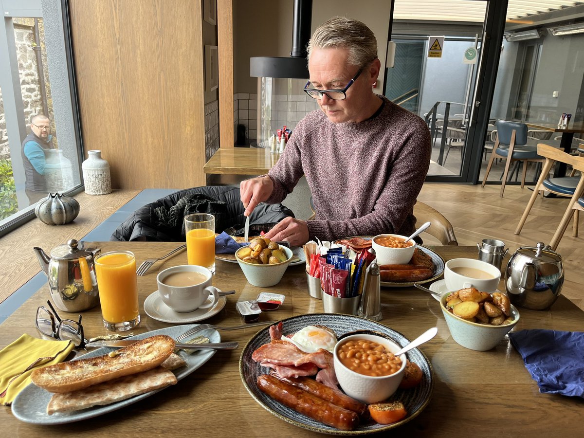 The full Irish breakfast in Ballycotton. 
Soda bread toast, preserves, OJ, tea, egg, 2 sausages, 2 rashers of bacon, black pudding, Irish sausage, tomatoes, a pint of beans and a 1/2 kilo of spuds. 
Means we won’t have to eat anything at all until early May. #stuffed #ballycotton
