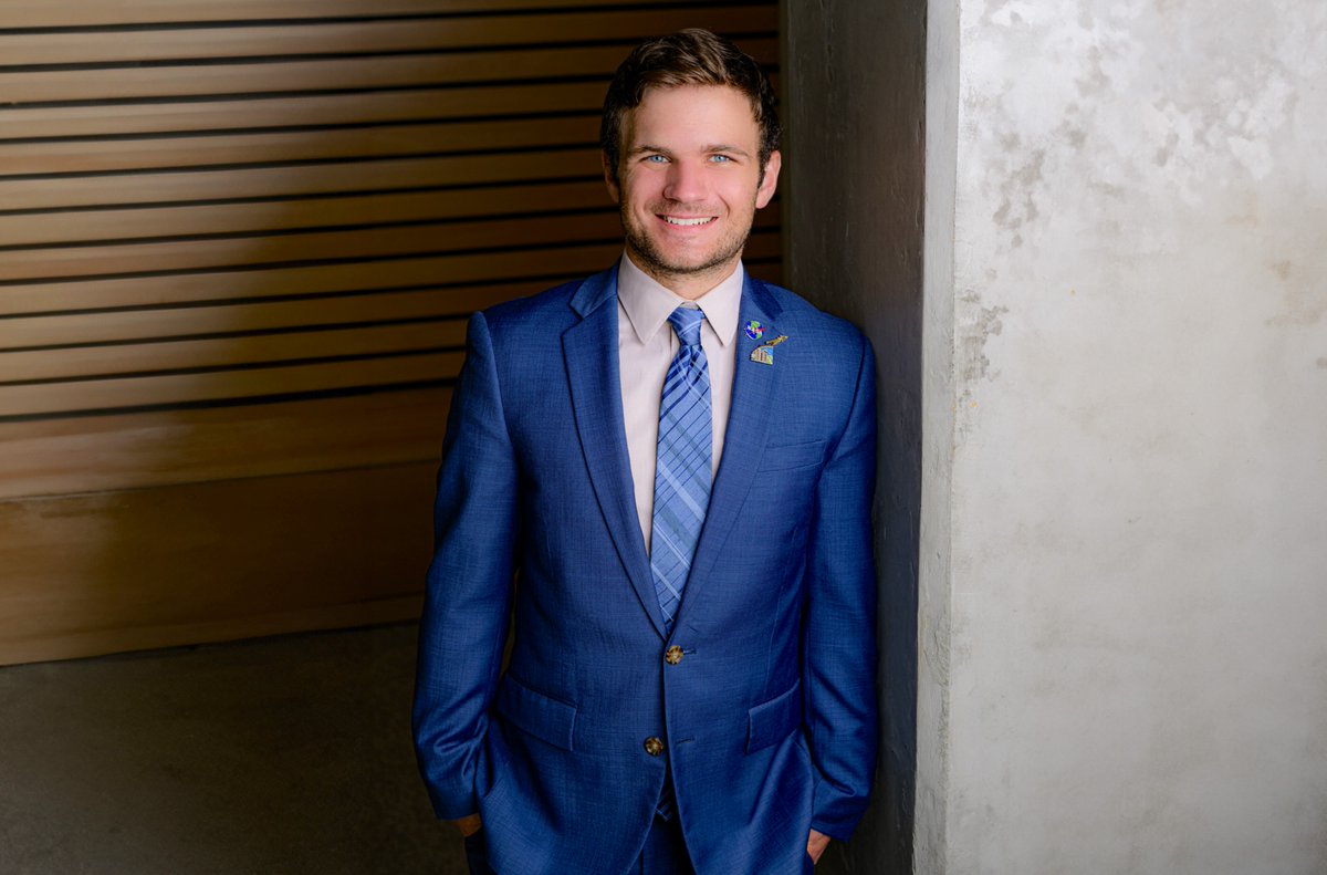 FSUartssciences's tweet photo. Chandler Pruett is a dual-degree student in @FSU_EOAS and #FSUStatistics, both part of @FSUartssciences. Read about how his work on the #hurricane cone of uncertainty is helping make forecasting more accessible to the public: https://t.co/oen4hB6m90 @FSUWeather @floridastate https://t.co/xgFYMnlYZj