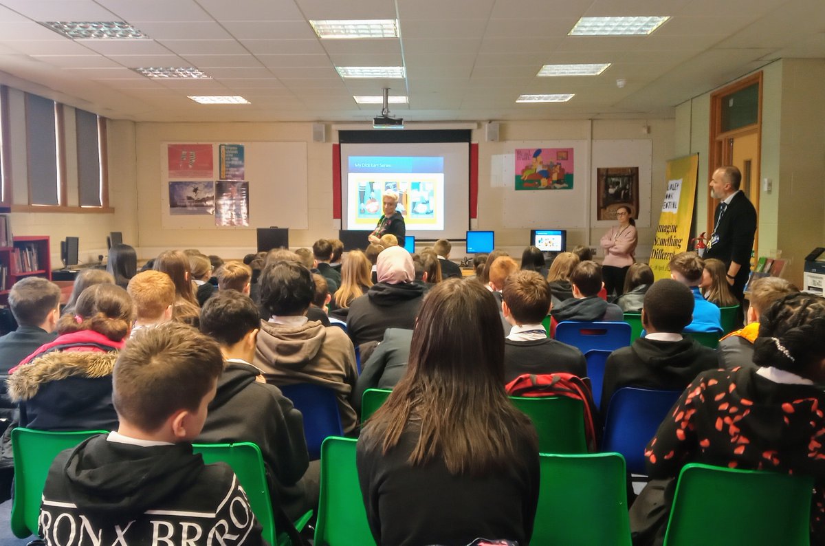 Thank you to @EveAinsworth, visiting the school today as part of the Paisley Book Festival and giving S1 an insight into her life as a writer. @BookPaisley @Paisley_Grammar @PGSEnglish1