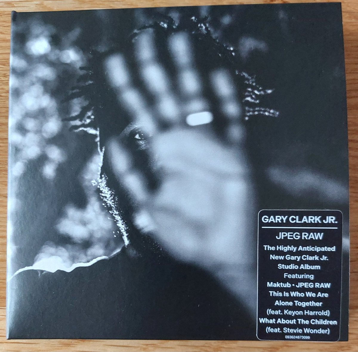 Wat een kanjer toch, die #GaryClarkJr , nu in @nachtplaten  met zijn nieuwe album #JPegRaw 😎🎸  Enjoy