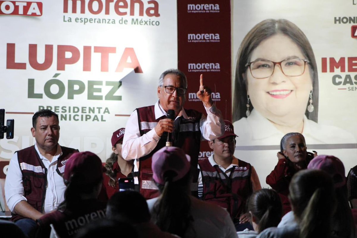 ambrociochavez9's tweet photo. #EncuentroConLaGente
#AmbrocioChávezDiputado
Este 2 de junio refrendemos nuestro apoyo a #Morena y sigamos por el camino de la transformación. https://t.co/3EvCziQyHY