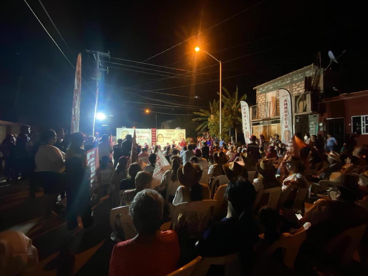 ambrociochavez9's tweet photo. #EncuentroConLaGente
#AmbrocioChávezDiputado
Este 2 de junio refrendemos nuestro apoyo a #Morena y sigamos por el camino de la transformación. https://t.co/3EvCziQyHY