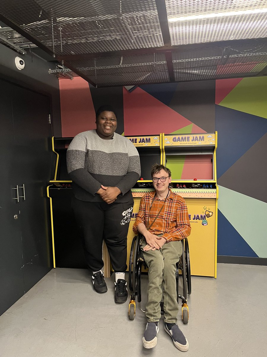 At Soapbox on Old Street.

A joy. No better person to interview me on the power of youth social action and @volunteering_uk’s work across Team London than the legendary Oscar!

#PowerOfYouth