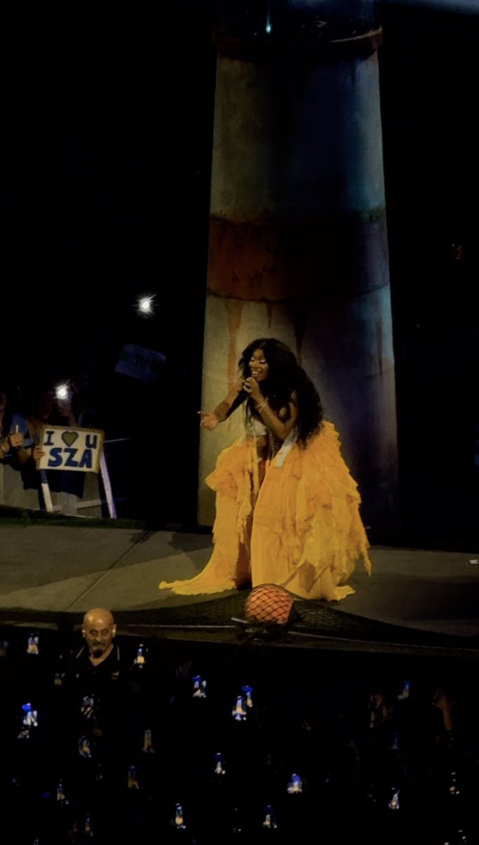 brokebrians's tweet photo. also sza! is real! https://t.co/fSISGdOh6E