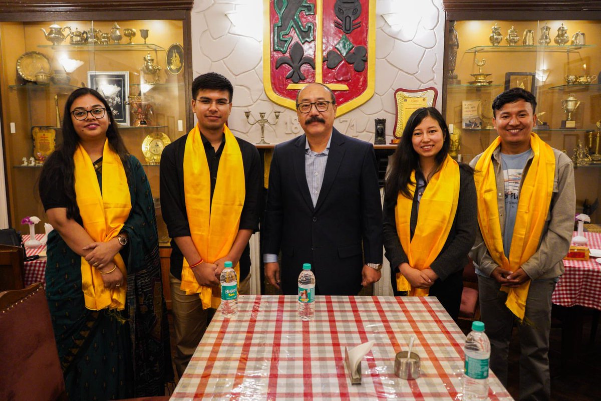 Delighted to meet and interact with all 4 IAS toppers from Darjeeling District, Ritika Verma (rank 25), Jayshree Pradhan (rank 52), Gautam Thakuri (rank 391) and Ajay Moktan (rank 494), and to felicitate them for their remarkable achievement in the All India Civil Services (UPSC)…