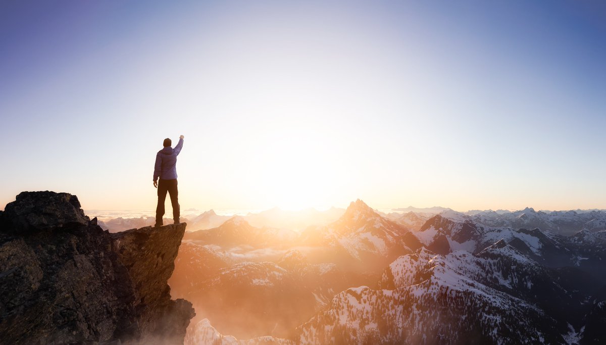 “If you were born with the weakness to fall, you were born with the strength to rise” – Canadian poet, illustrator, and author, @rupikaur_ #ThursdayThoughts 💪