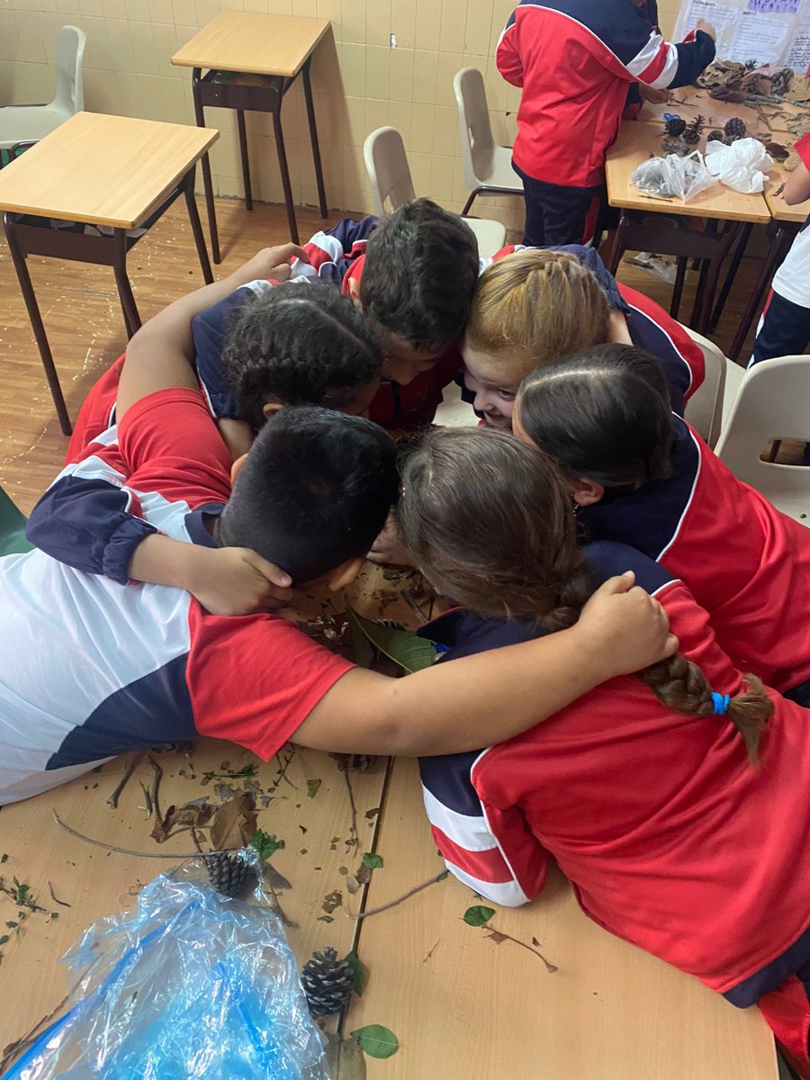 CIEC_Madrid's tweet image. ¡En abril, también hemos avanzado con los talleres de nuestro #SBNLabInclusión!

Os compartimos algunas fotos de las actividades en el Centro de Mayores El Almendro y en el CEIP El Cid, con #HuertosVivos y el montaje de una #Compostera.

#CIECMadrid #ComunidadCircular #EcoCIEC