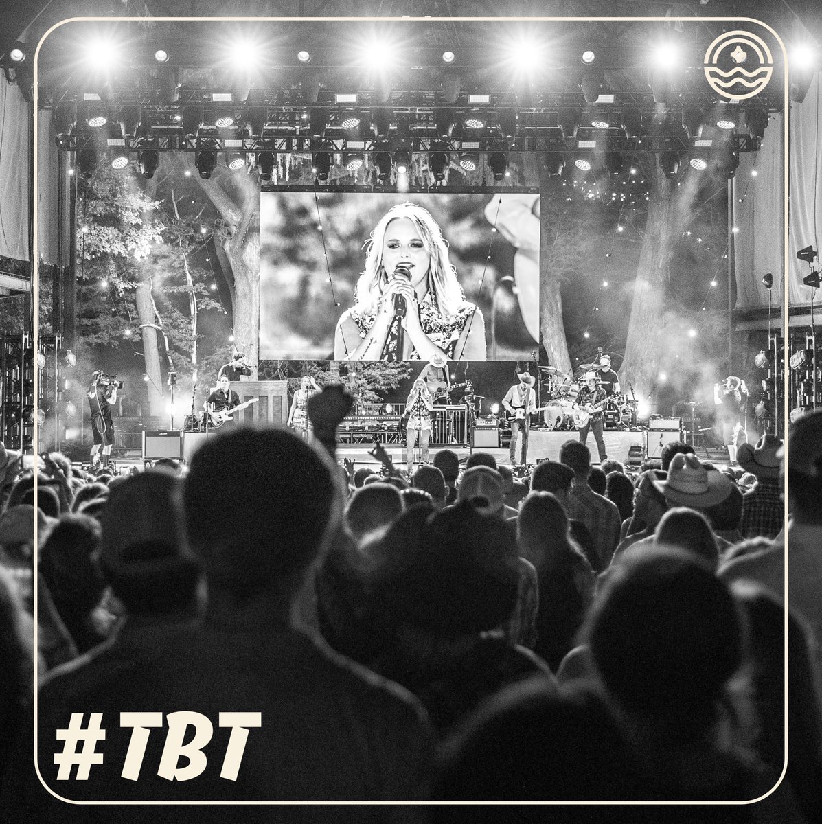 WhitewaterRocks's tweet photo. The last time @mirandalambert was at Whitewater was in August of 2021! We can't wait to have her back here for Memorial Day Weekend 🙌

Get your tix: https://t.co/njRE7nL1LJ

See y'all there - on the river, under the stars ✨

#tbt #throwback #mirandalambert 
📸@christinafedd https://t.co/L3uGPxG96e