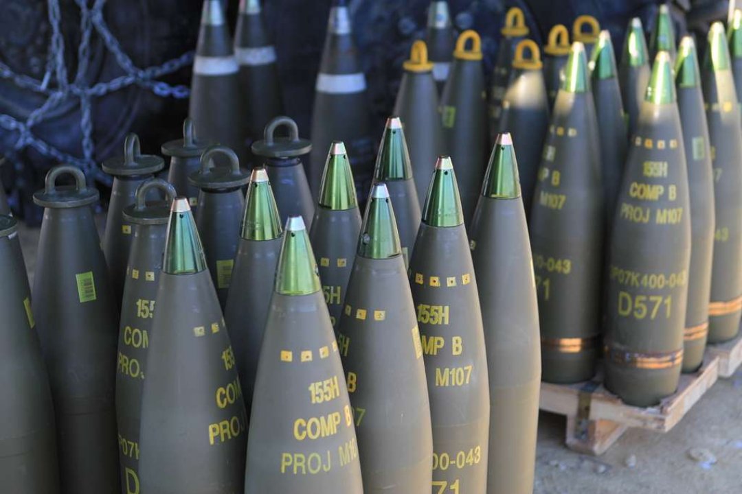 🇺🇸 'USA will triple the production of artillery ammunition: 100,000 155-mm shells per month', - James Mingus. 👀 In particular, this will be achieved thanks to the allocation of aid to Ukraine.