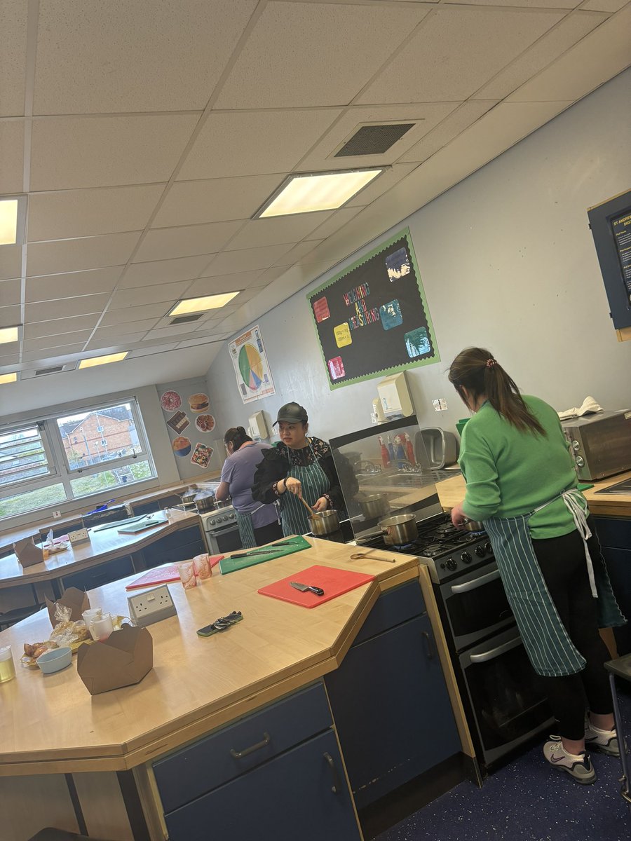 MrsJPARobertson's tweet photo. Fantastic start to our Parental Learning Sessions this afternoon.
A reminder our evening block of Literacy, Numeracy and Cooking on a Budget will start at 6pm.
Look forward to seeing you then! #alwayslearning #parentallearning @StAndrewsrcpc @StAndrewsRCSec https://t.co/Ugov3GHyrw